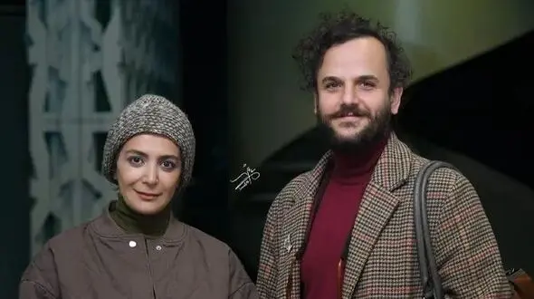 فیلم/ آمین فیض آبادی همسر جدید الهام کرد عشقش را در اکران فیلم «آن سوی حصارهای لاله زار» به همسر قدرتمندش ابراز کرد