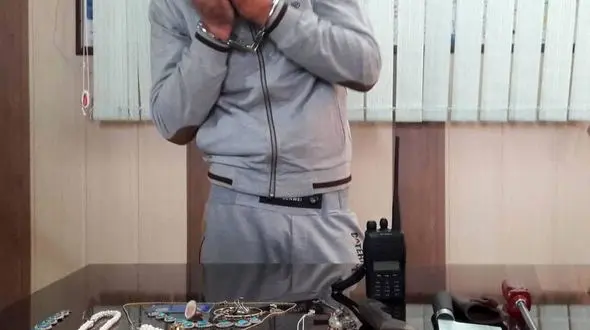 شلیک پلیس تهران گروکانگیر ساطور به دست را از پا در آورد+عکس