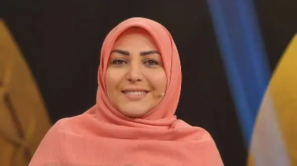 عکس / تغییر تیپ و استایل  شیک المیرا شریفی مقدم خارج از صدا و سیما / رونمایی از خود خانم مجری با کت و دامن در کنسرت محمد علیزاده