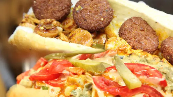 ورشکستگی اغذیه فروشی ها با شیوع کرونا ویروس/ دستور رعایت موارد بهداشتی صادر شده ولی مردم می ترسند