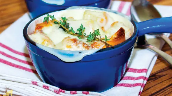 خوشمزه ترین سوپ پیاز برای روزهای کرونایی / دستور پخت 