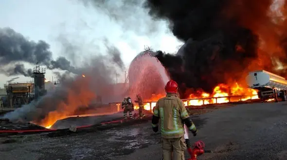 جدیدترین جزئیات حادثه آتش سوزی در پالایشگاه تهران+ فیلم