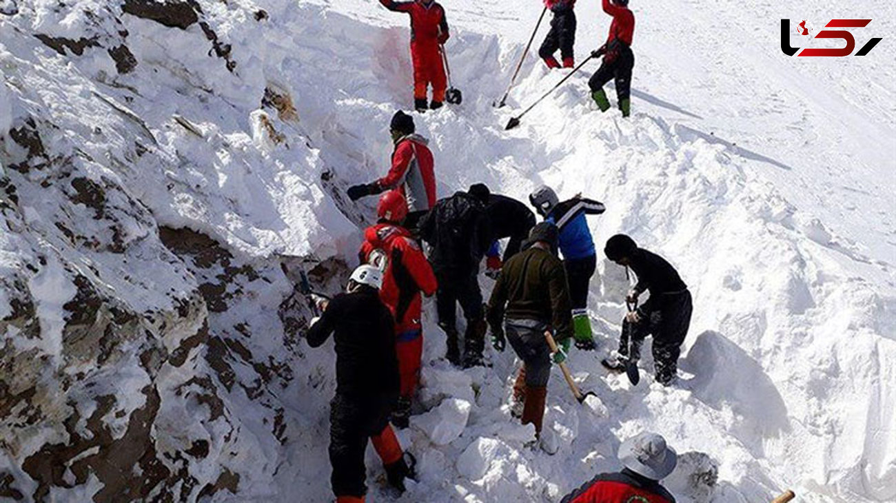 تحویل بخشی ازپیکرجانباختگان حادثه سقوط هواپیما به پزشکی قانونی