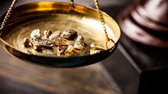 طلای آب شده یا سکه؟ کدام انتخاب بهتری برای سرمایه‌گذاری است؟