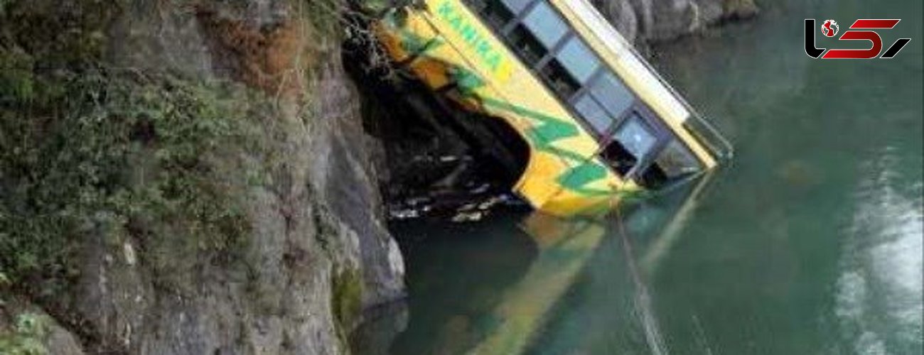 سقوط اتوبوس در کشمیر هند 16 کشته برجای گذاشت