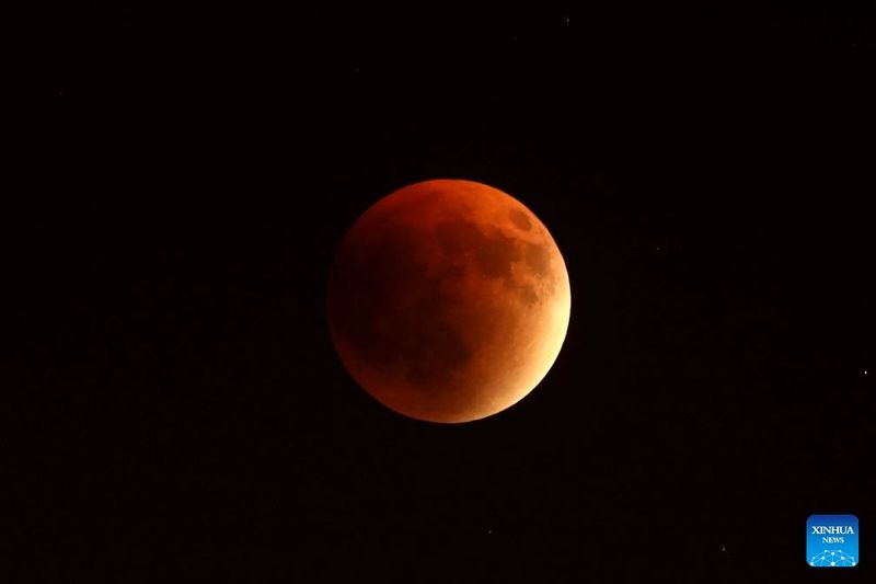 Lunar eclipse15