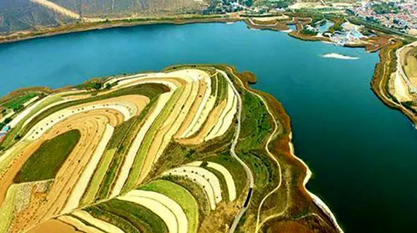 این دریاچه زیبا را زلزله پدید آورد! +عکس
