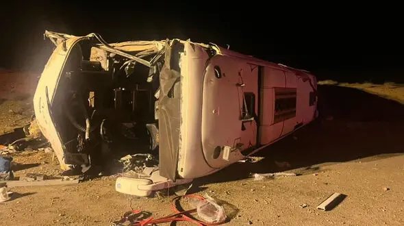 واژگونی یک اتوبوس پر از مسافر در جاده زاهدان