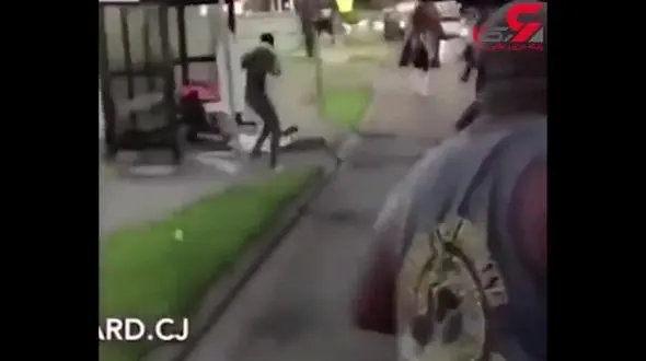 دردسر رقصیدن چند جوان در سقف ایستگاه اتوبوس + فیلم