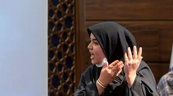 این دختر سخنرانی سخنگوی دولت را بهم ریخت ! / عکس هایی که وایرال شدند !