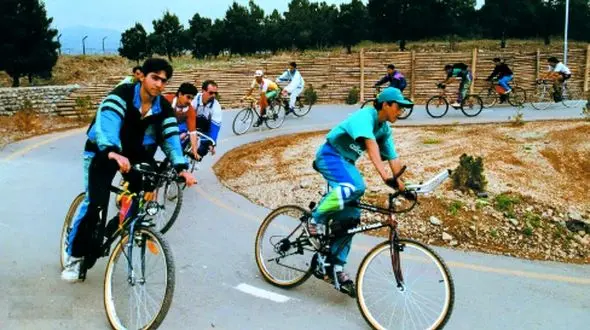 نگاهی به دنیای دوچرخه 30 سال پیش؛ قیمت‌ ها و خاطرات قدیمی ایرانیان