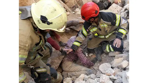 زنده به گور شدن 4 نفر در ریزش وحشتناک در جنت آباد / معجزه رخ داد + عکس ها