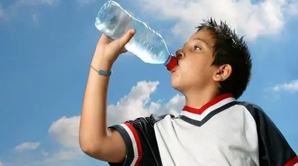 ارتباط بوی بد دهان با کم بودن آب بدن