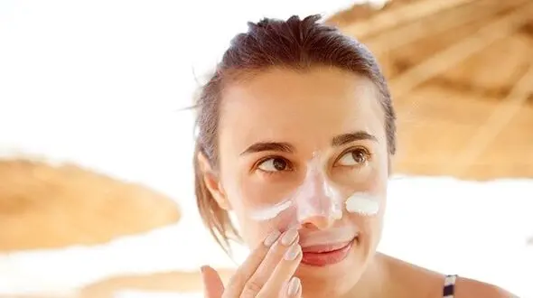 با کرم های ضد آفتاب ضد لک در شیمن شاپ آشنا شوید (قیمت +معرفی)