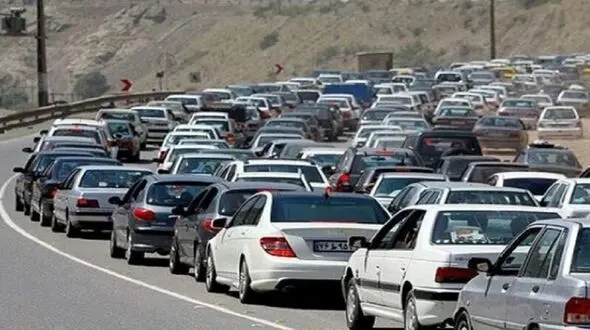 ترافیک نیمه‌سنگین در جاده هراز و چالوس