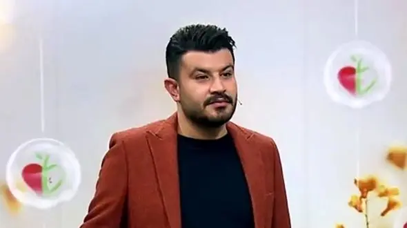 مجری شبکه سه توبیخ شد + عکس