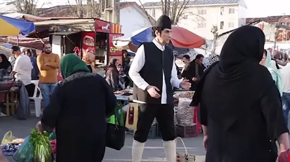 باورتان می شود این مرد 4 ساعت مجسمه می شود؟ / فیلم