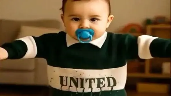 فیلم آواز شاد / رقص ترکی این پسربچه با پسدونک اش رو هر کی دیده چای نبات لازم شده از بس نازه ...