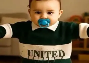 فیلم آواز شاد / رقص ترکی این پسربچه با پسدونک اش رو هر کی دیده چای نبات لازم شده از بس نازه ...