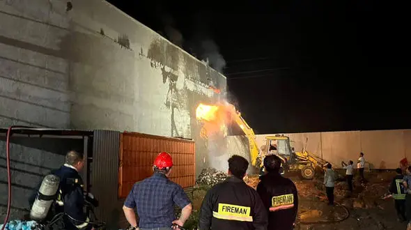 عملیات ویژه در آتش سوزی هولناک در مجتمع بنکداران