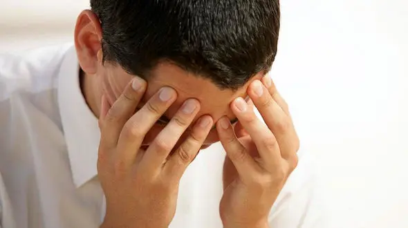  دلایل بروز میگرن در کارمندان