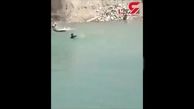 لحظه دردناک غرق شدن اسب در رودخانه کارون+فیلم