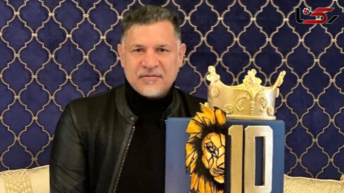 نگاهی به جشن تولد صمیمی علی دایی و کیک تولد دوطبقه لاکچریاش با حضور بهنام بانی/ دیزاین میز با گل های سفید خیلی ساده ولی شیک شده+عکس