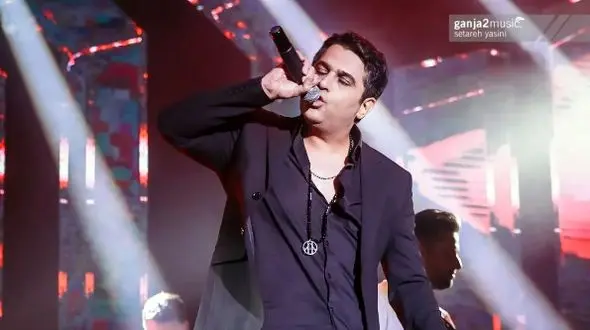 فیلم آواز باشکوه حمید عسکری در کنسرتش / به دلم مونده یه بار یه روزی یه جایی بگی می خوامت