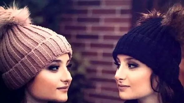 عکس  چادری  سارا و نیکای سریال پایتخت در ایران 