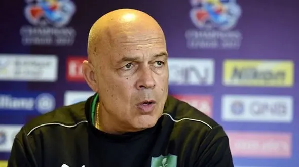 سرمربی تیم عربستانی قهر کرد!