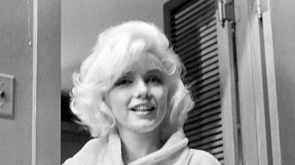 عکس؛ سفر در زمان؛ ظاهر «مرلین مونرو، نماد زیبایی در سینما» در 27 سالگی؛ سال 1332