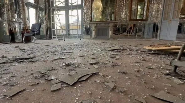 بازدید ۸۱ اینفلوئنسر خارجی از کاخ گلستان و نمایشگاه خسارت‌های جنگ به میراث فرهنگی ایران