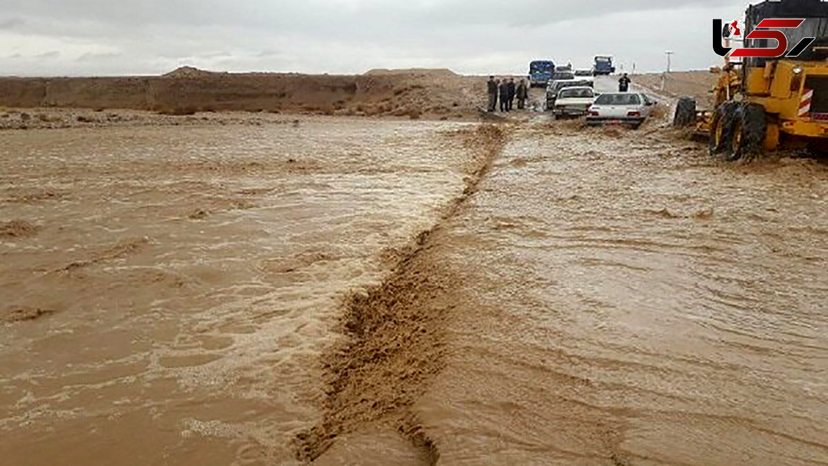 خدمت رسانی به نیروی جهادی گرفتار در سرداب امام زاده داود (ع)