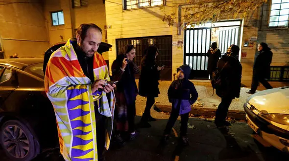 زلزله ۳.۴ ریشتری بومهن/ چرا لرزش چند ثانیه ای زمین می تواند ساعت ها ذهن خانواده ها را ناآرام کند؟/ تحلیل روانشناسی اخبار ترند