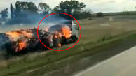 ببینید / وحشت از کامیون آتشین در بزرگراه / راننده جانش را به خطر انداخت + فیلم