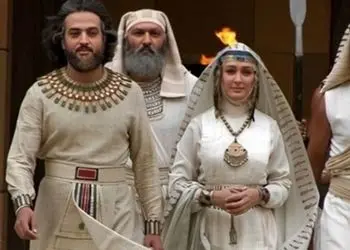 عکس یادگاری «یوزارسیف» در کنار دخترش «منسه» و مادرش «راحیل» / چهره های واقعی خارج از سریال یوسف پیامبر