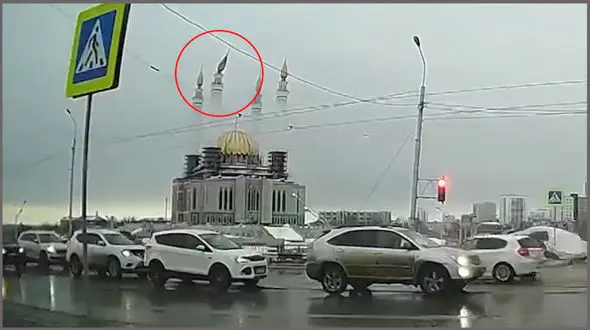 فروریختن بخشی از مسجد بر اثر وزش باد شدید