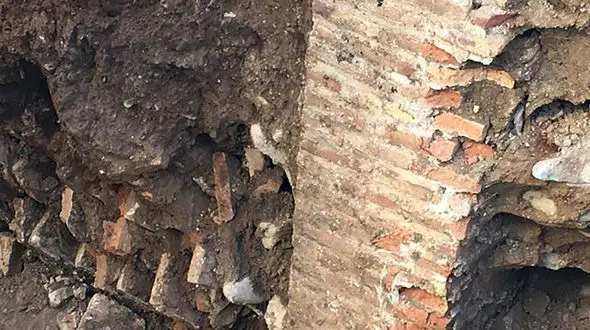 انتهای تونل زیر زمینی حفاران گنج یاب غیر مجاز رودهن به زندان رسید !