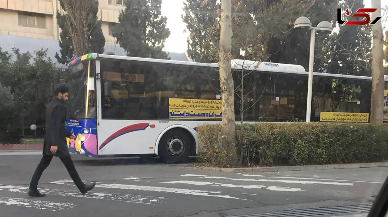 منت بیهوده زاکانی بر سر مردم تهران/ خدمات رسانی اتوبوس های شهر با برچسب «خریداری‌شده با عوارض شهروندان» به جای مردم به برنامه های خاص شهرداری + فیلم