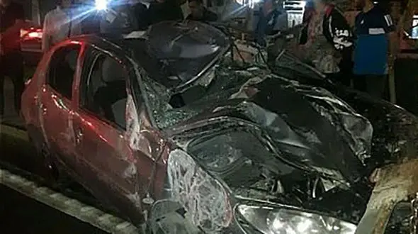 پژو 206 عابران پیاده را زیر چرخ هایش له کرد و کشت+ عکس