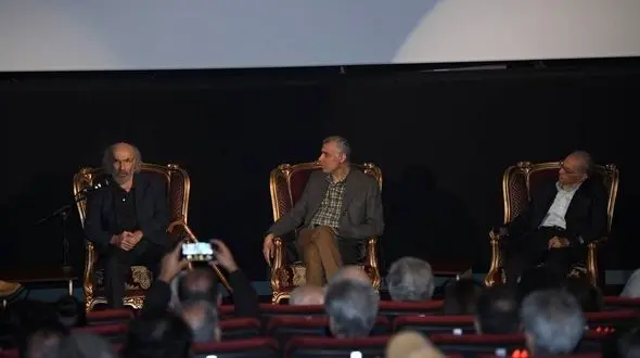 کارگردانِ ۷۴ ساله‌ای که در ۳۵ سالگی هم پیشتاز بود/ تقدیر از کهن‌سال‌ترین «سینماگر» در قیدِ حیات سینمای ایران/ تجلیل از زنِ در سایه‌ی سینما 