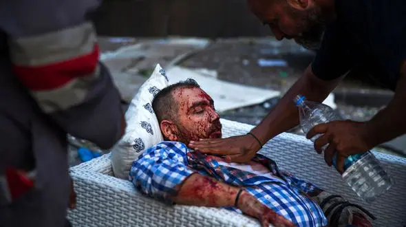 شب سخت کارکنان اورژانس بیروت پس از انفجار در بندر + فیلم