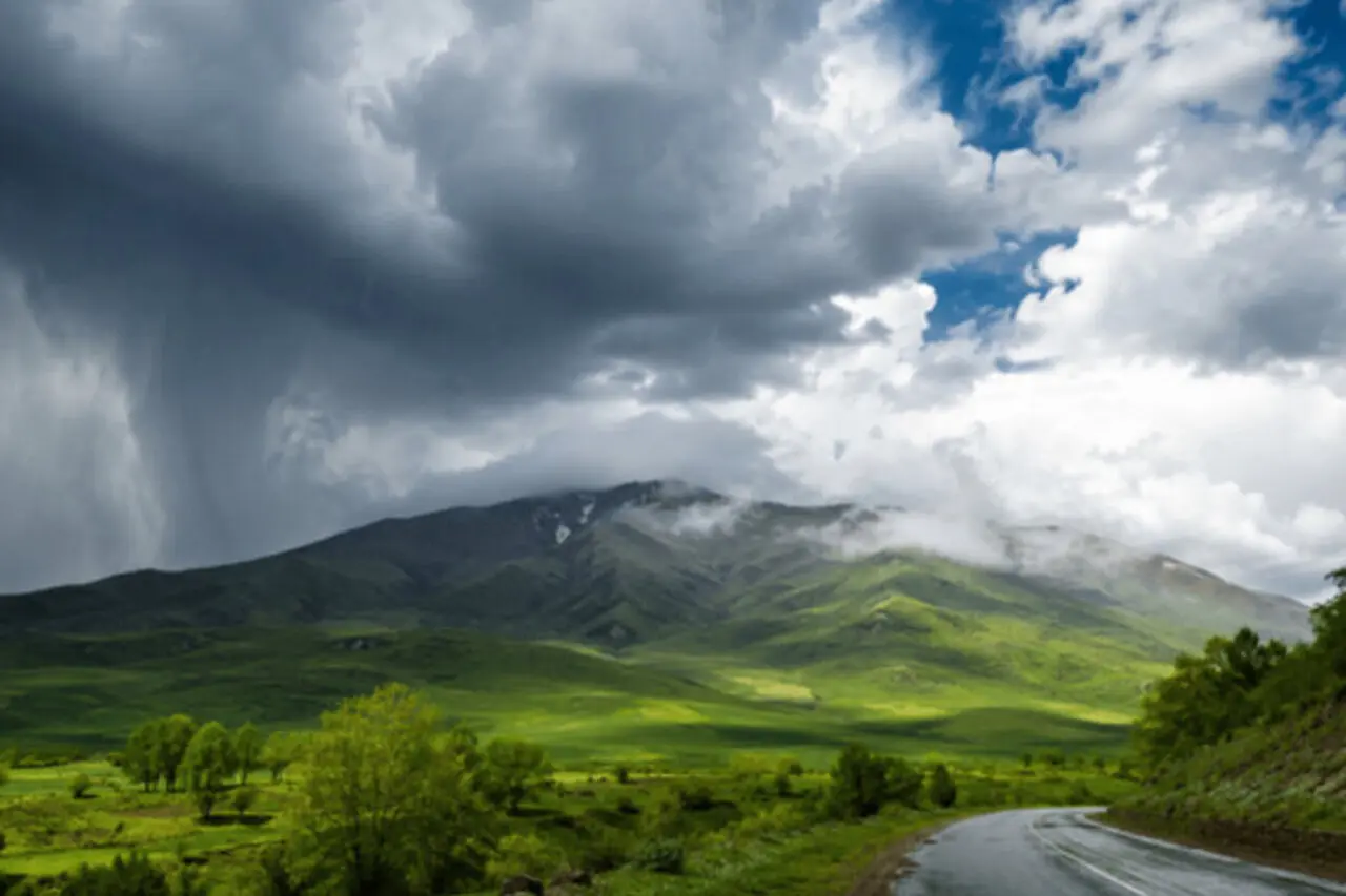 پیش بینی هوای خنک و بارش باران در اردبیل؛ تابستانی متفاوت