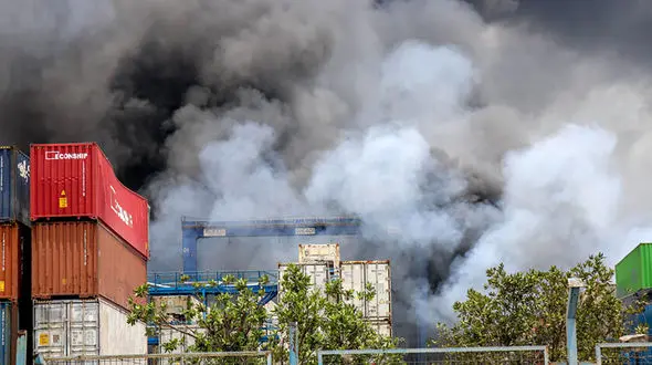 وزیر کشور: انفجار آسیبی به کالاهای اساسی در بندر شهید رجایی بندرعباس وارد نکرد + فیلم