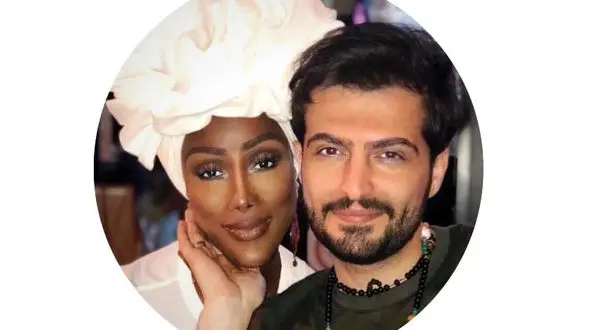 حضور  ملکه زیبایی آفریقا در قهوه خانه سرشناس تهران! + فیلم