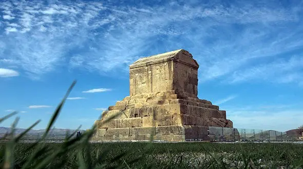 نامگذاری روزی به نام کوروش در تقویم رسمی کشور 