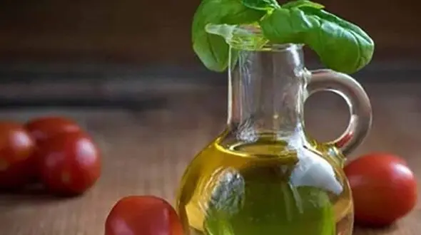 فواید مصرف همزمان گوجه فرنگی و روغن زیتون