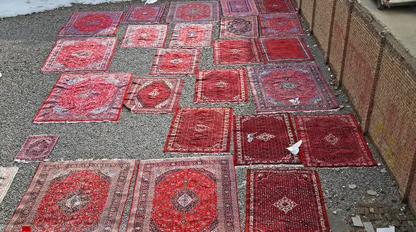 مردم مراقب سپردن فرش به قالیشویی ها باشند/ سرقت در پوشش شرکت های قالیشویی 