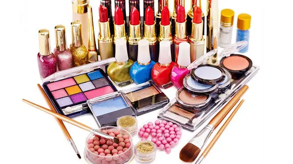 بهترین زمان دور انداختن لوازم آرایش 