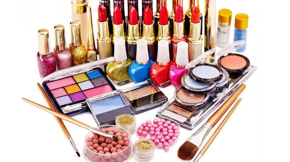 بهترین زمان دور انداختن لوازم آرایش 